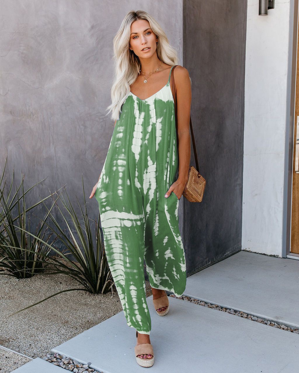 Sexy wide-leg suspender jumpsuit 49