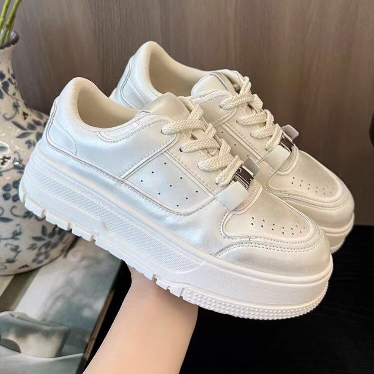 2026 Spring Women's Pearlized Buckle Platform Sneakers – Genuine Leather, 5cm Height Boost, Minimalist Luxury