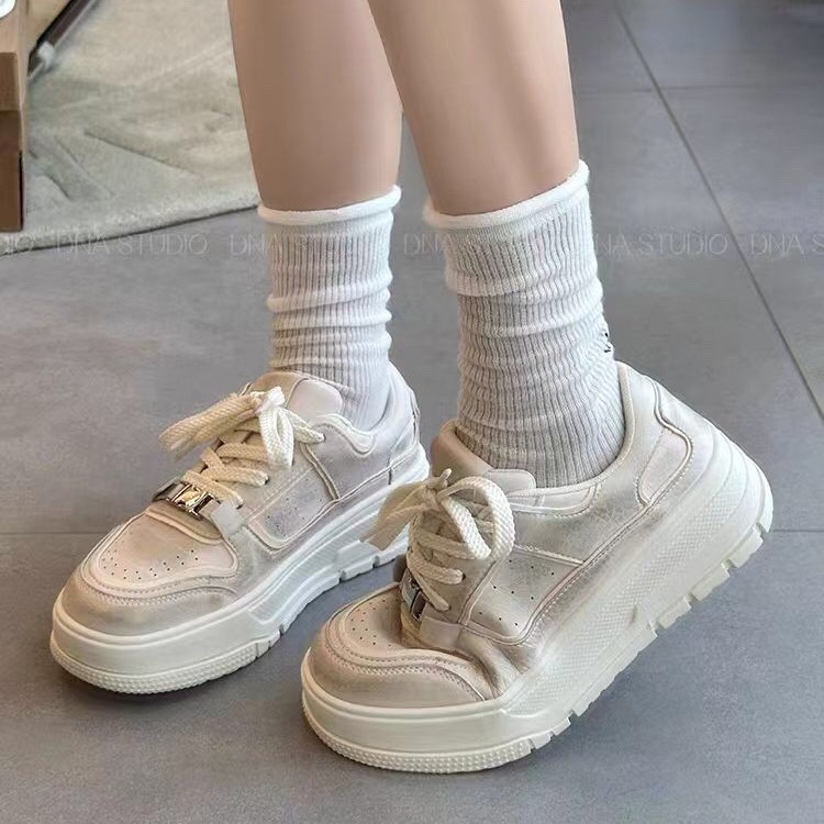 2026 Spring Women's Pearlized Buckle Platform Sneakers – Genuine Leather, 5cm Height Boost, Minimalist Luxury