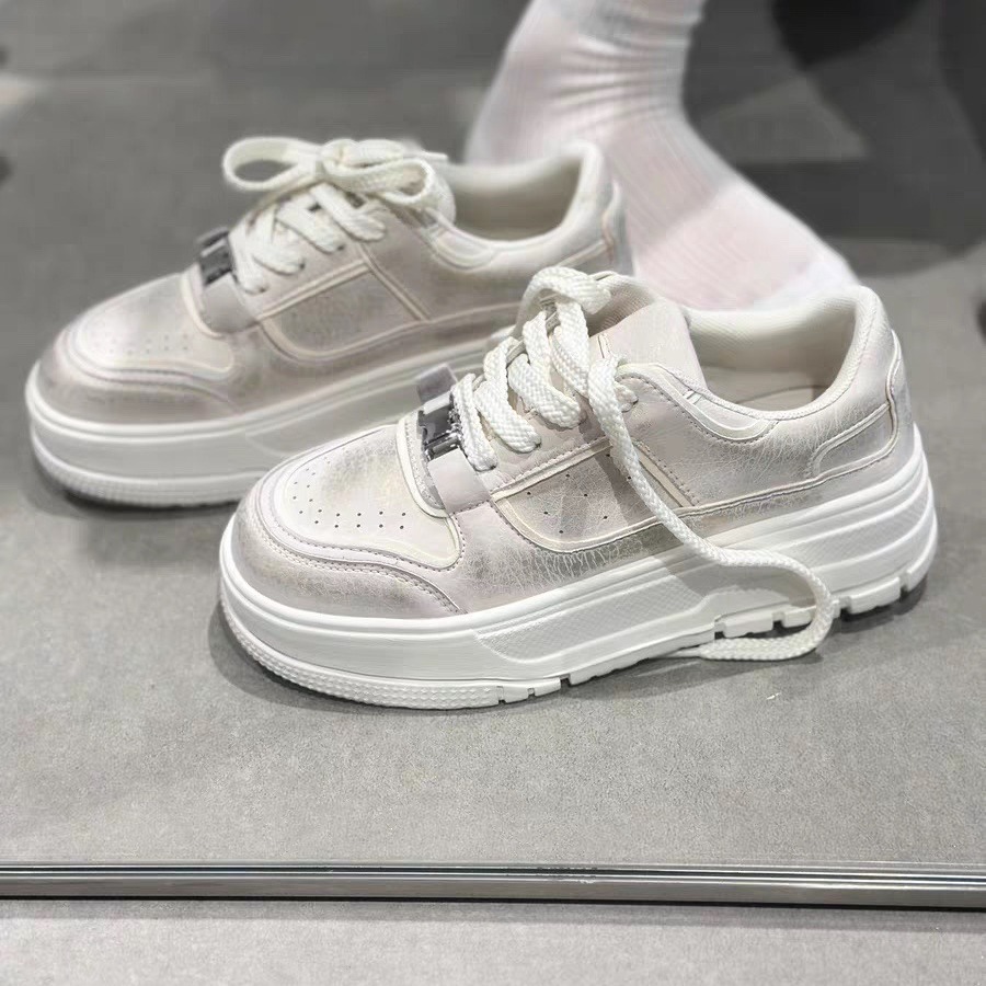 2026 Spring Women's Pearlized Buckle Platform Sneakers – Genuine Leather, 5cm Height Boost, Minimalist Luxury