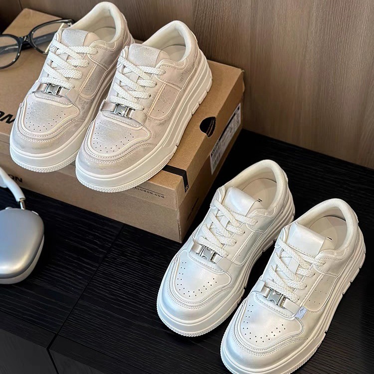 2026 Spring Women's Pearlized Buckle Platform Sneakers – Genuine Leather, 5cm Height Boost, Minimalist Luxury