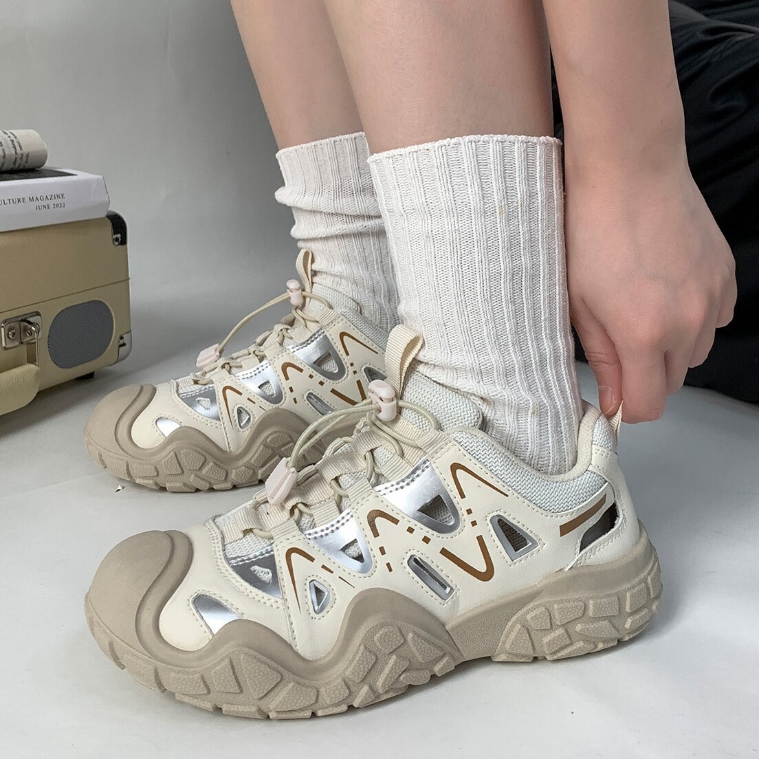 Fashionable Outdoor Hollow Casual Shoes Women 2026 Summer New Running Sports Shoes 02