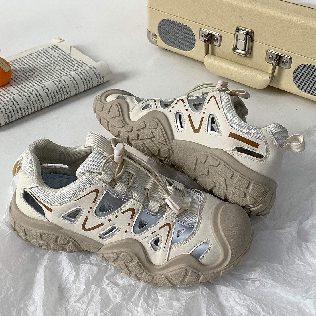 Fashionable Outdoor Hollow Casual Shoes Women 2026 Summer New Running Sports Shoes